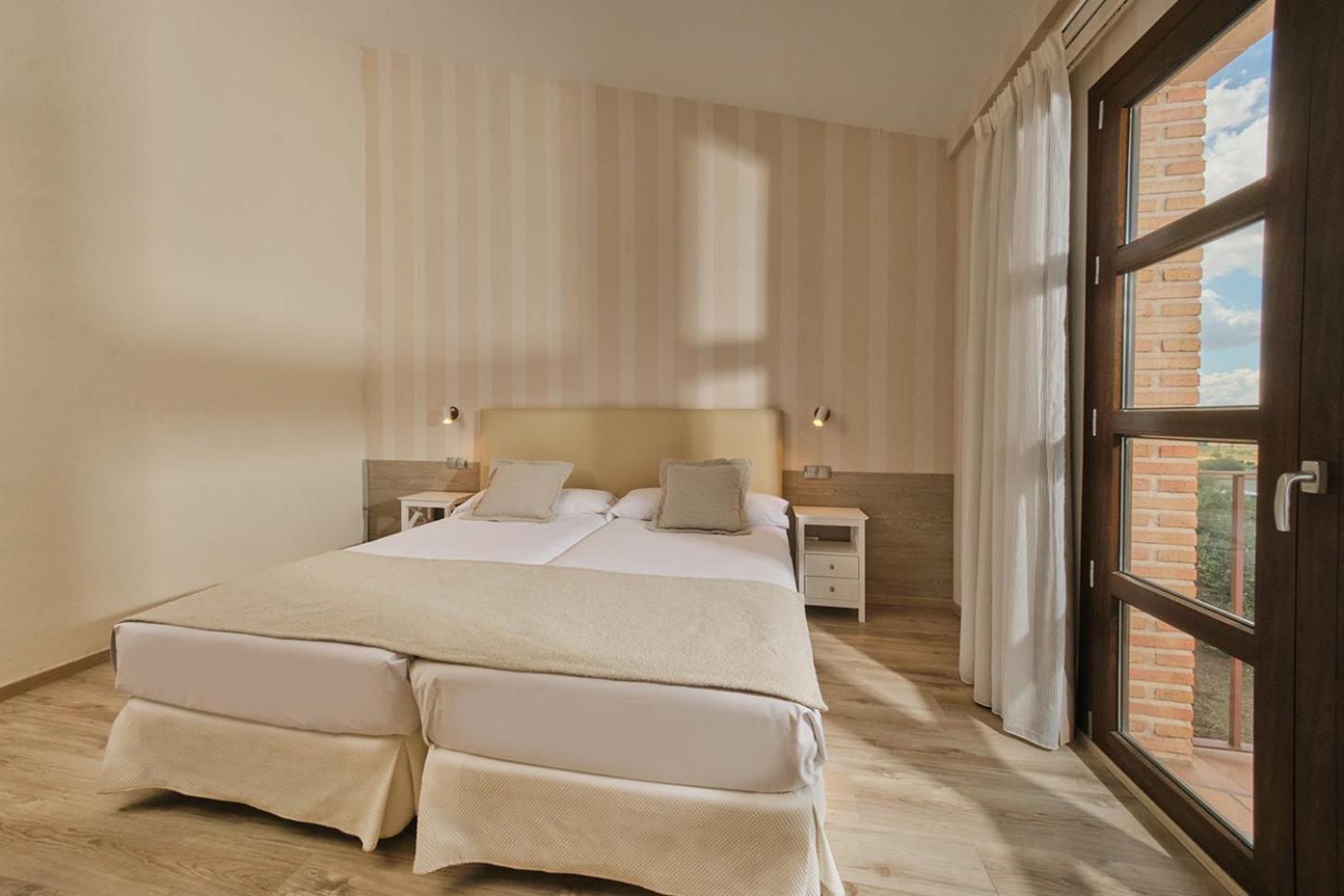 Hotel Spa Villa Nazules Chueca Exterior foto